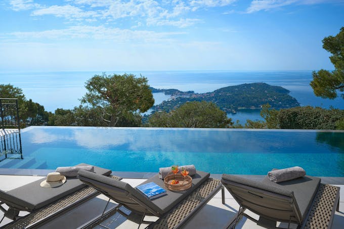  The Pearl of Villefranche