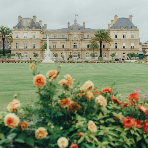 Take a scenic stroll in the Jardin du Luxembourg (fifteen minutes away)