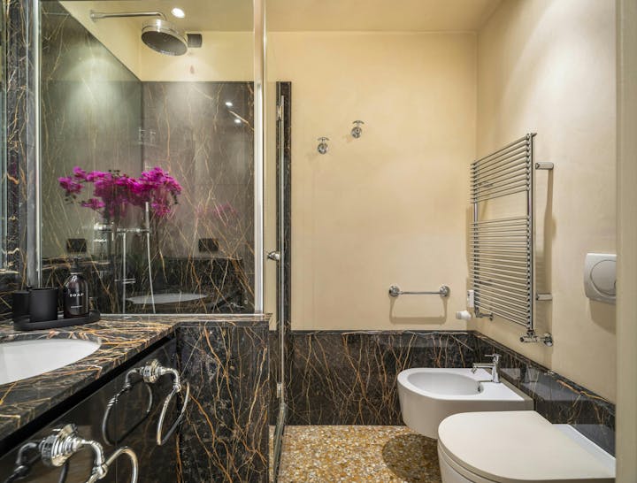 Bathroom photo