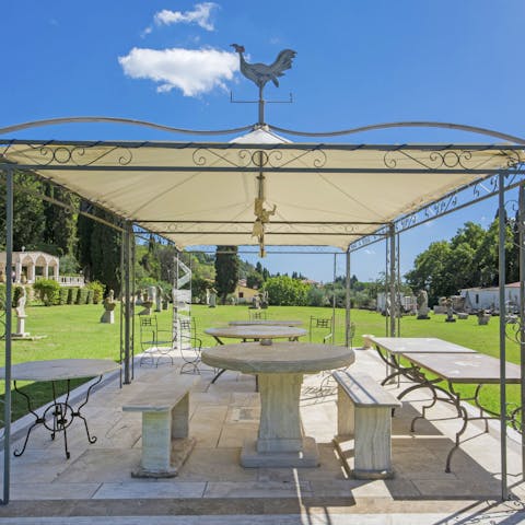 Guests loved the beautiful grounds, which feature two swimming pools, a park with statues, and stunning stonework.