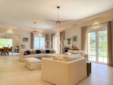 Unwind in a sun-filled living room opening to the garden