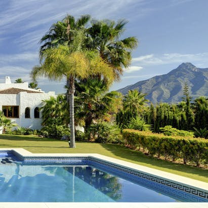 Float off in the pool with views of the mountain
