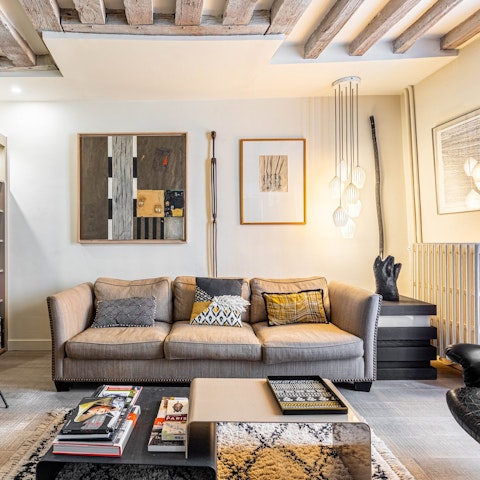 Relax after a day of sightseeing in the cosy living room