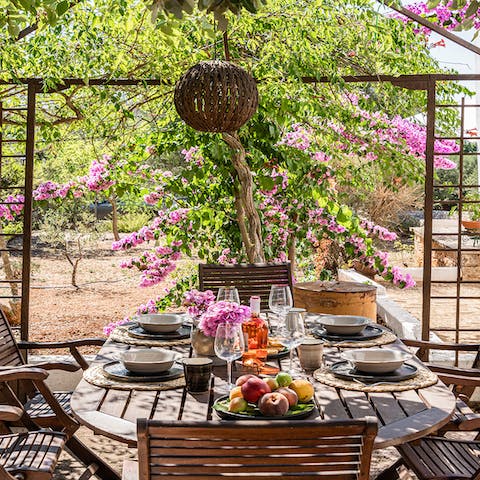 Enjoy a lavish dinner outside on the patio – don't forget the prosecco