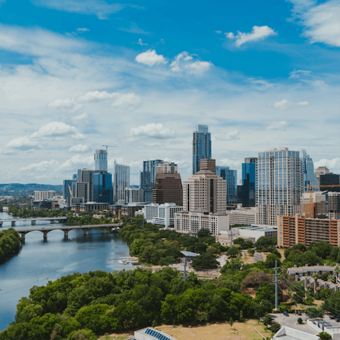 Reach Downtown Austin in less than ten minutes by car