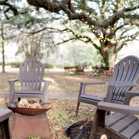 Gather with good drinks, food and company in the pretty grounds