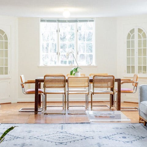 Host elegant dinner parties to remember