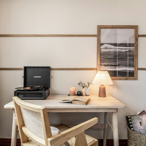 Hunker down at the desk when you need to catch up on work