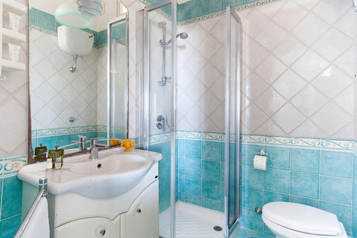 Bathroom photo