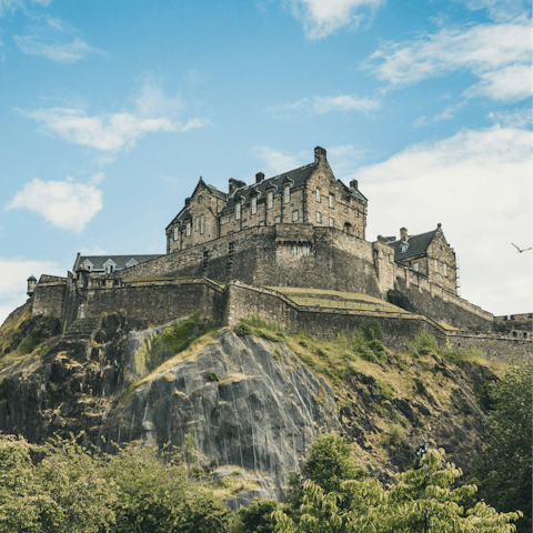 Explore Edinburgh on foot – the castle is about twenty minutes away