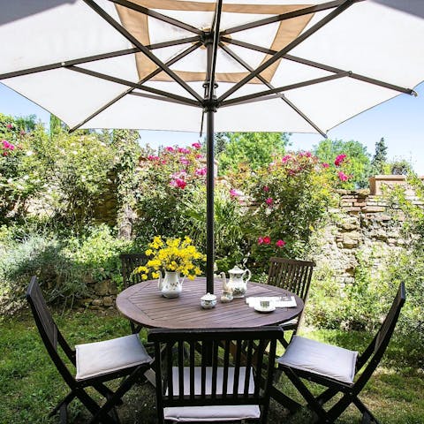Bring back authentic cannoli to enjoy in the garden with coffee
