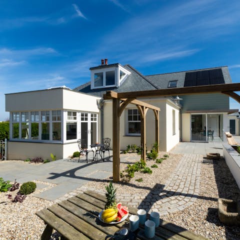 Start your days with breakfast in the garden