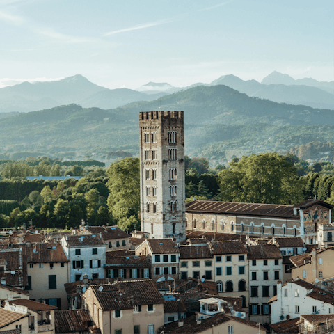 Explore the medieval city of Lucca – a 26 kilometre drive away