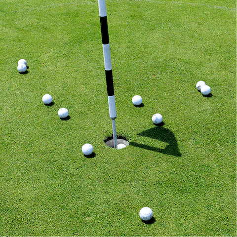 Play a round of golf at nearby Seignosse course, a five-minute drive from your door