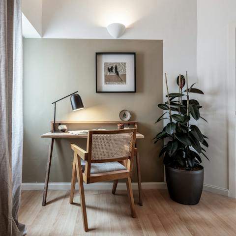 Host calls and work meetings at the dedicated desk area