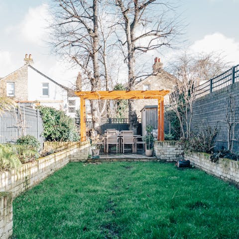 Spend a lazy afternoon with drinks in the garden