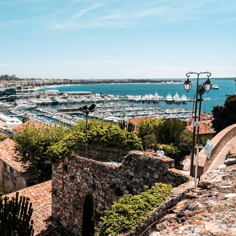 Explore the centre of beautiful Cannes, around a fifteen-minute walk away