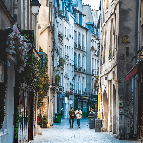 Explore historic Le Marais right on your doorstep