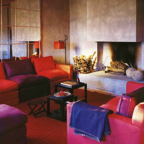Cosy up in front of the fireplace when the Tuscan air turns chilly