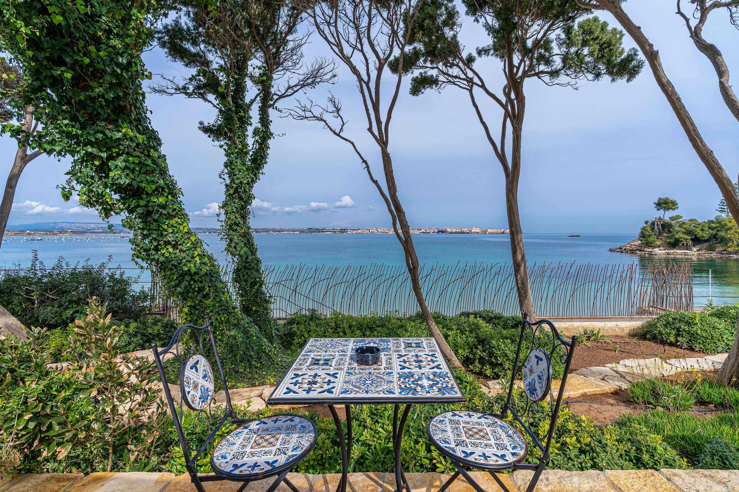 Bay & Peninsula