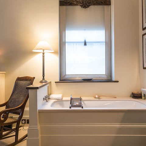 The romantic bathtub in the bedroom