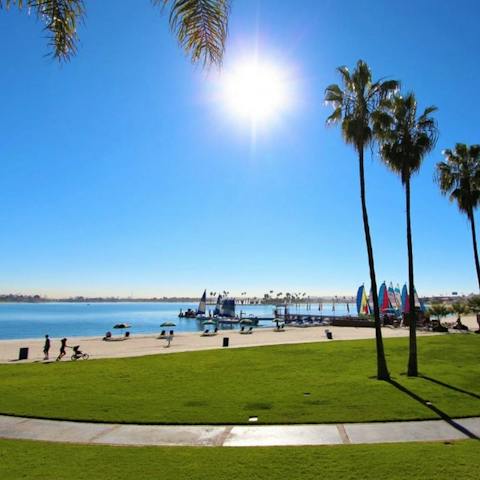Stay just a ten-minute walk away from Pacific Beach