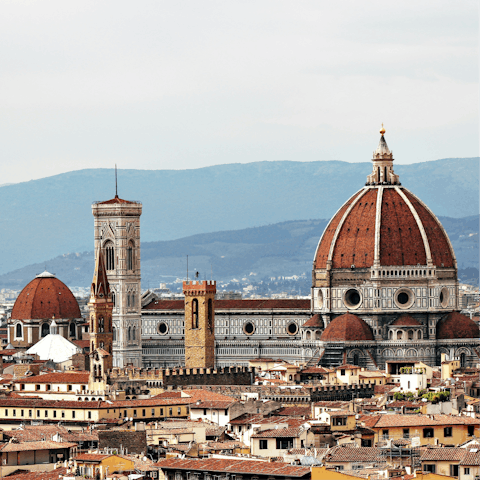 Visit the Cathedral of Santa Maria del Fiore, not far from the apartment