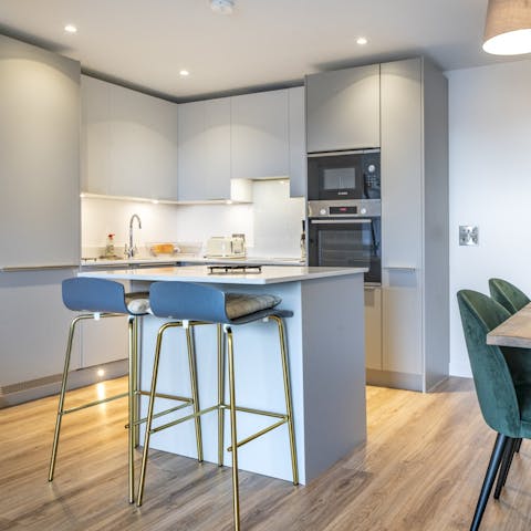 Tuck into an Ulster fry at the breakfast bar and begin your day like a local