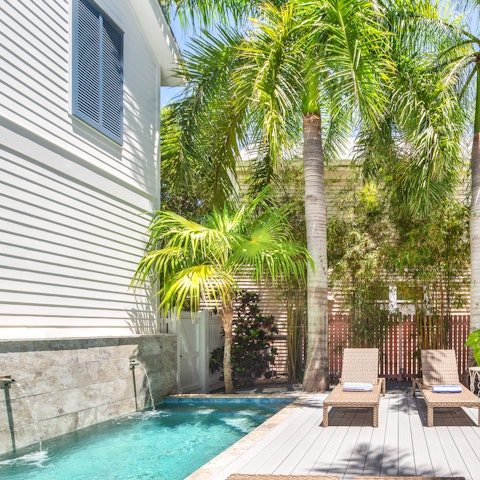 Plunge into your saline oasis in total privacy