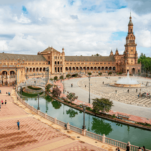 Stroll to the famous Plaza de España, twenty-four minutes away