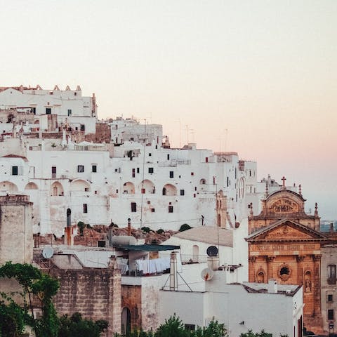 Stay in the Ostuni countryside between the ancient village and the picturesque beaches