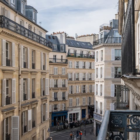 Stay in the heart of the lively So-Pi district