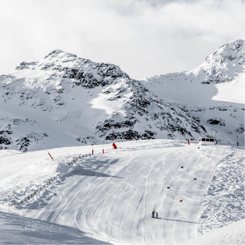 Stay just 500 metres from the ski lifts
