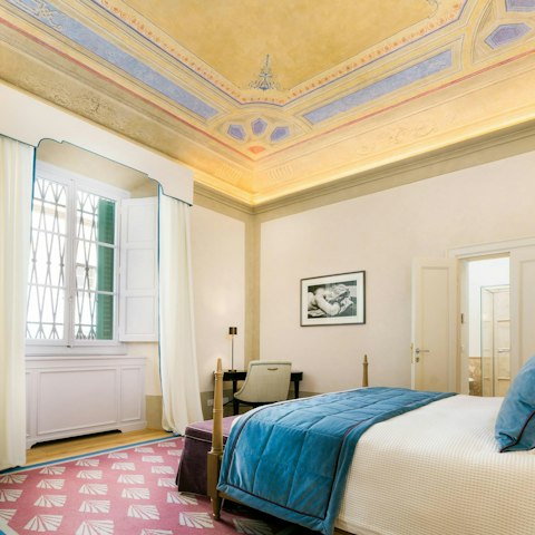Fall asleep under the Florentine frescoes