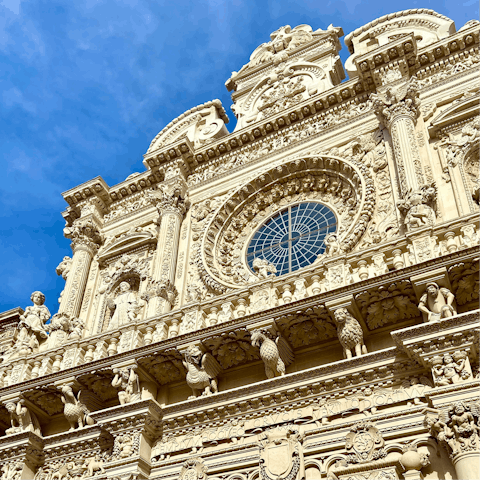 Take a fifteen minute walk to the remarkable Basilica di Santa Croce