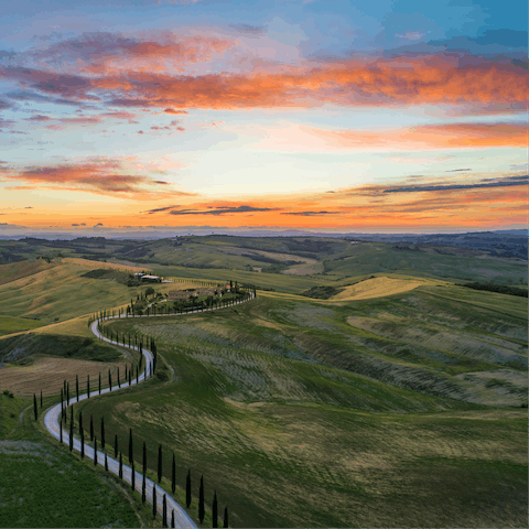 Make the most of your idyllic setting amid rolling Tuscan countryside