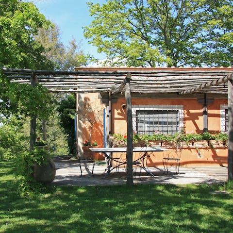 Dine alfresco in the pretty gardens – will you have a pizza party or cook on the barbecue?