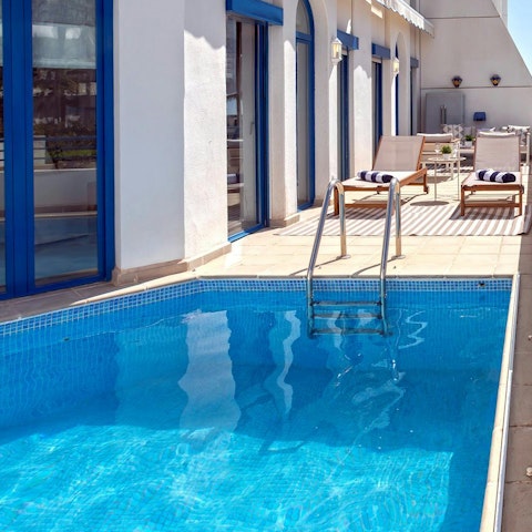 Start your day with a dip in the plunge pool