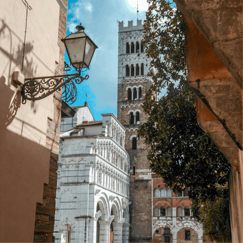 Wander the streets of historic Lucca