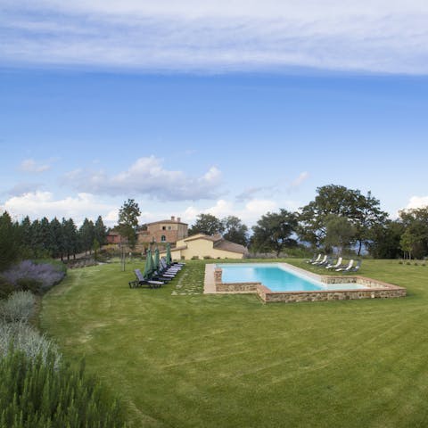 Guests loved the peaceful and relaxing atmosphere of this home, which is located in a beautiful setting in the heart of the Val d'Orcia.