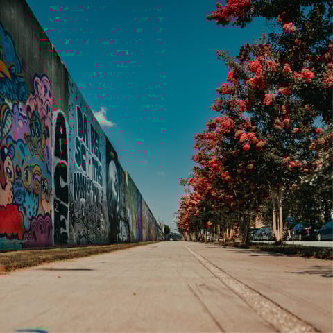 Explore Atlanta's arty Cabbagetown neighbourhood, right on your doorstep