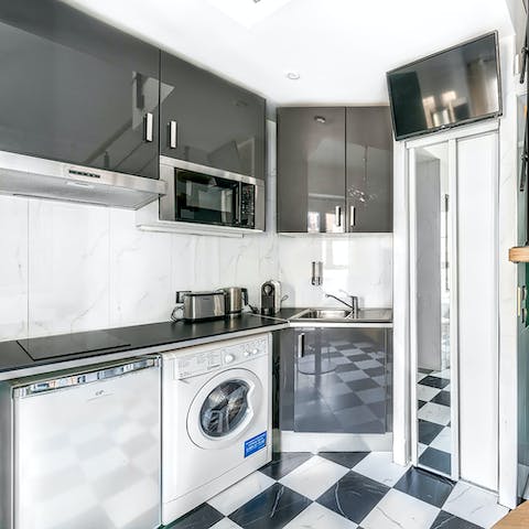 Cook yourself a delicious breakfast in the kitchenette