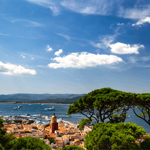 Take a fifteen-minute drive to the fabled Saint-Tropez