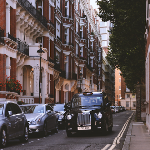 Stay in the prestigious Cadogan Square in Knightsbridge