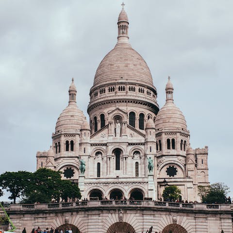 Stay in the 9th arrondissement, just a ten-minute walk away from the Sacre Coeur and surrounding Montmartre