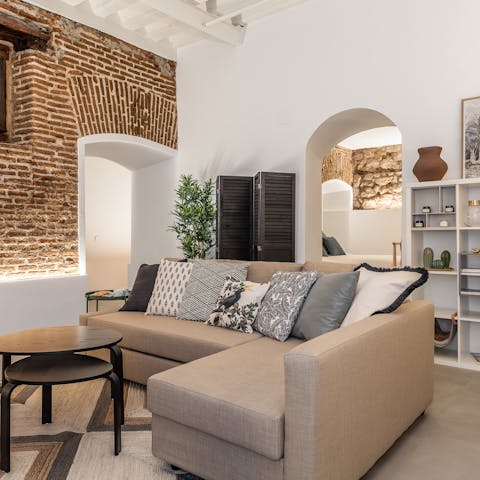 Relax, read and enjoy the calming simplicity of this home