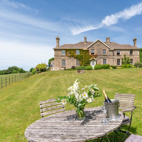 Dine alfresco with a sumptuous glass of red