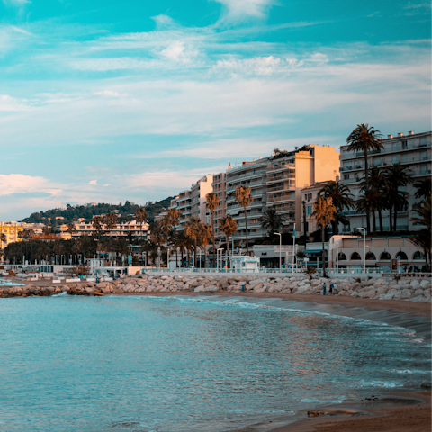Explore glamorous Cannes – a fifteen-minute drive away