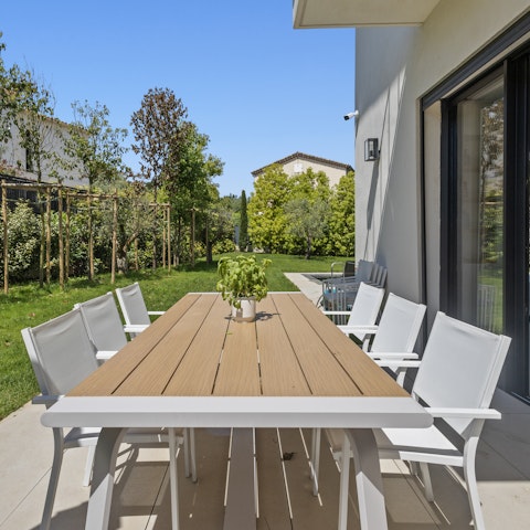 Fire up the barbecue and dine alfresco