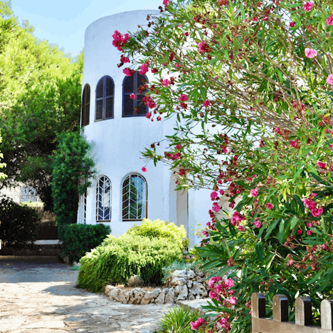 Explore Madeira's picturesque villages filled with stunning architecture and pretty flowers